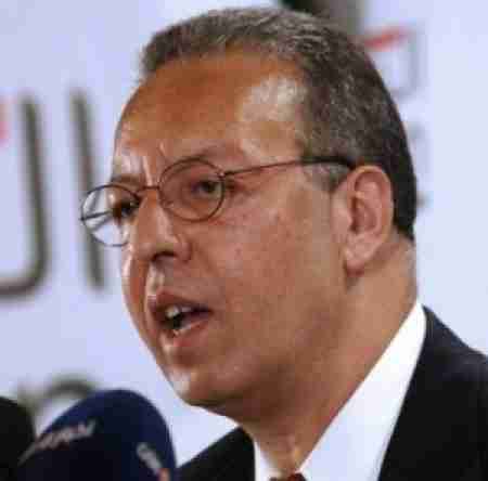 ابن عمر للرأي الكويتية :لا ضغوط على صالح للتخلي عن السياسة أو رئاسة الحزب