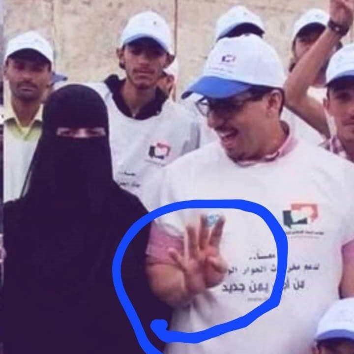 أحمد عوض بن مبارك يكذب علناً ولا يخجل.. وشهادة للتاريخ تتحول إلى استثمار سياسي!